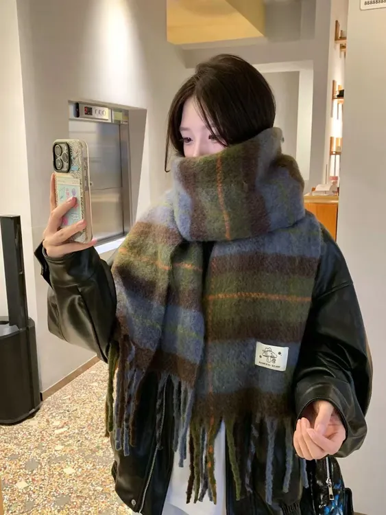 【森林推荐】苔藓绿格子围巾女外搭围脖护颈加厚保暖韩系氛围感百搭