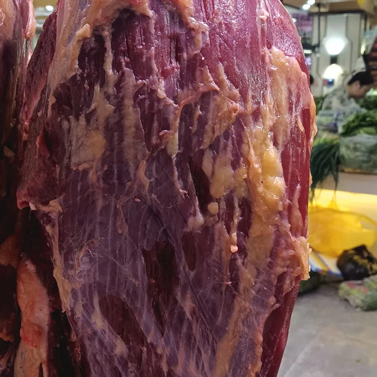 草饲散养土黄牛新鲜牛腿肉美味营养