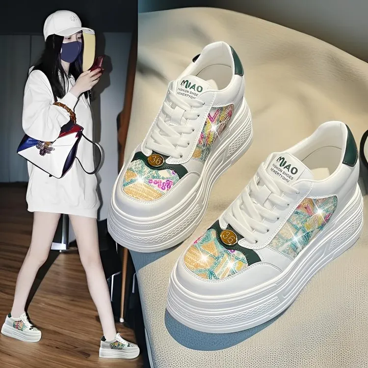 内增高9cm高跟小白鞋女洋气不累脚小个子厚底松糕鞋2025秋季新款