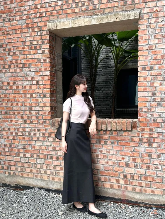 【山水间】时尚简约高级感白色T恤上衣打底衫高腰长款直筒半裙套装