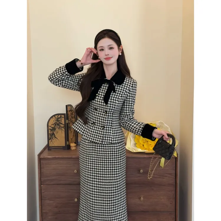 【温莎】<77>韩系撞色翻领千鸟格外套+半身裙套装 XMZH10115