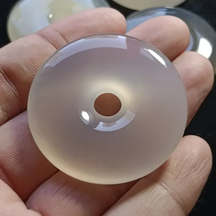 玛瑙平安扣，直径五厘米左右，精品，随机发货