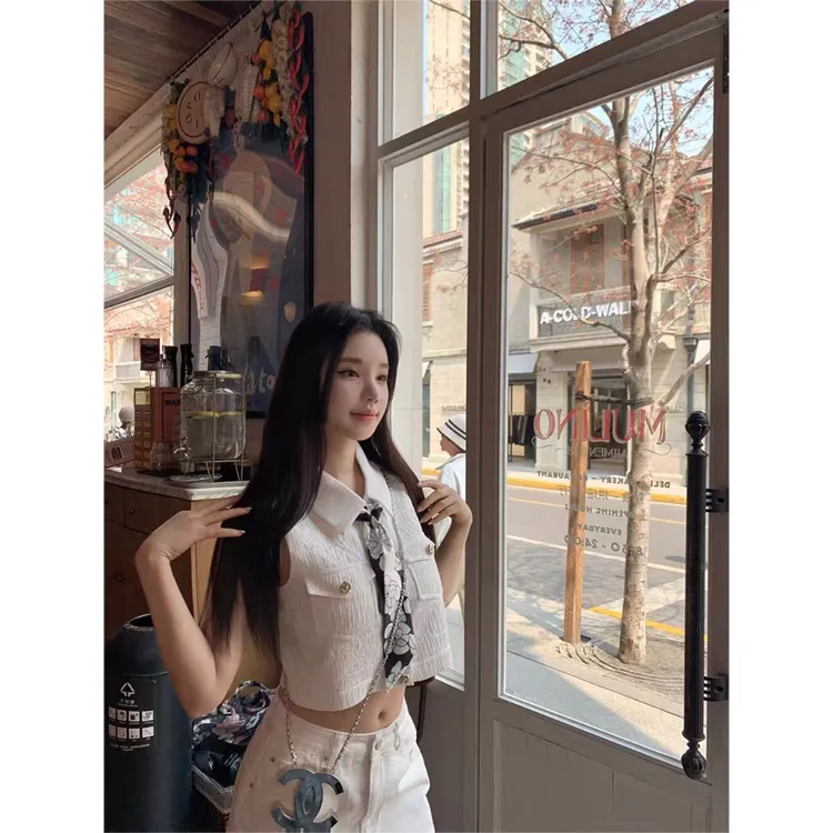 曼曼【中古小香】山茶花刺绣肌理感小香马甲配飘带