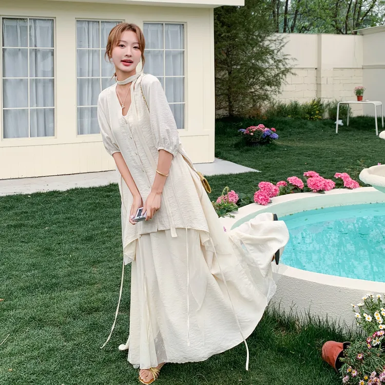 慵懒风松弛感米白色衬衫半身裙套装两件套女夏叠穿减龄不规则长裙