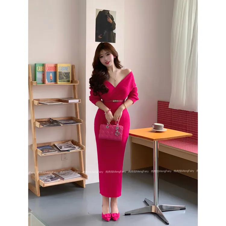 萌面侠肉肉怡【糯糯柔云】纯欲蕾丝背心修身收腰V领针织裙6350 6371