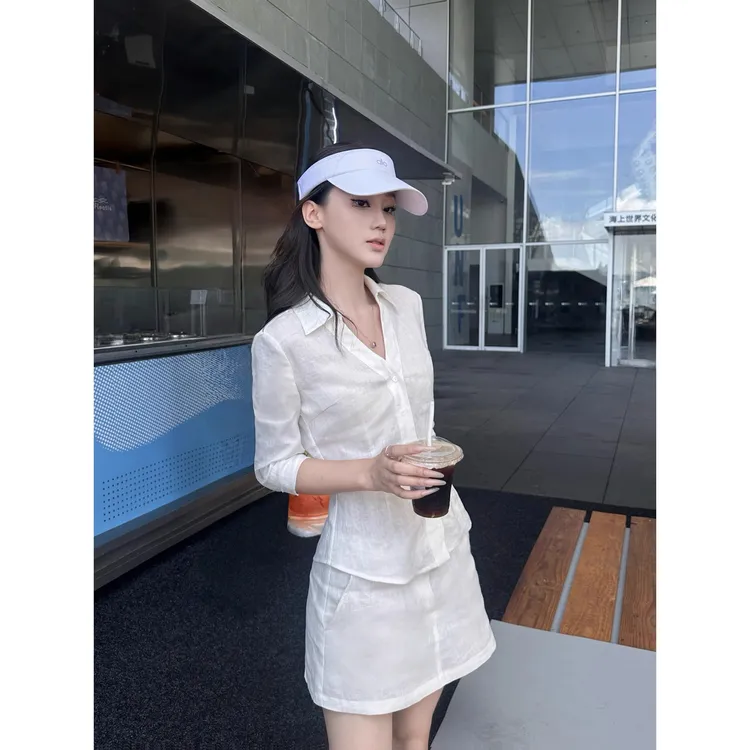 【智性氧气感】老钱风气质白色中袖衬衫女夏季a字短裙两件套