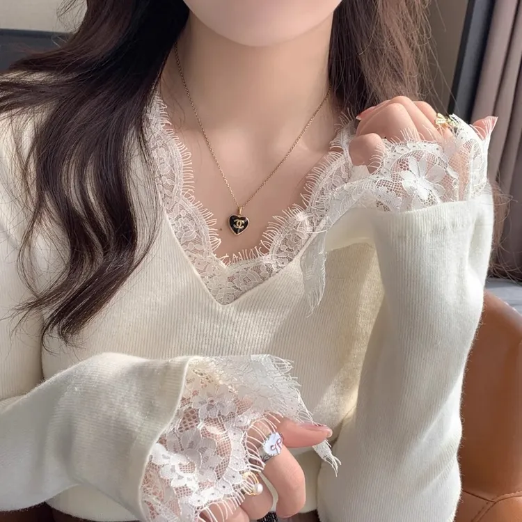 法式V领蕾丝打底衫女秋冬内搭2025年新款气质毛衣设计感针织上衣