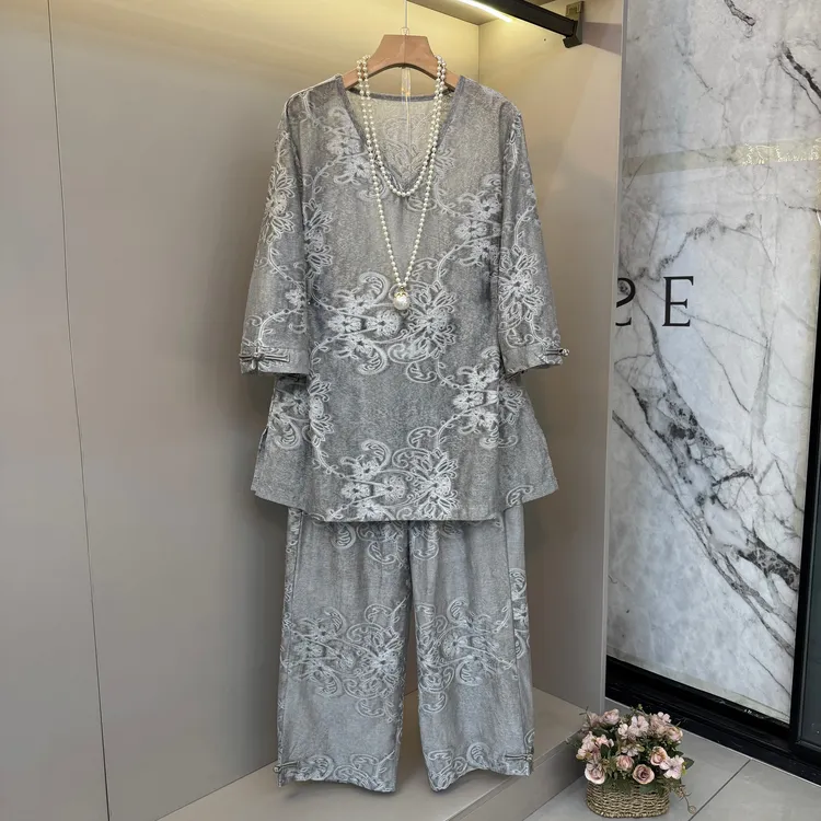 2025新中式国风轻薄防晒刺绣v领腰间盘扣显瘦上衣+八分裤套装986