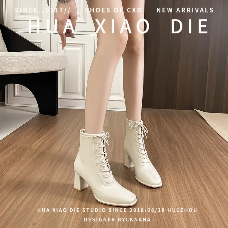 花小蝶英伦风系带马丁靴女2026秋冬新款粗跟加绒小香风百搭小短靴