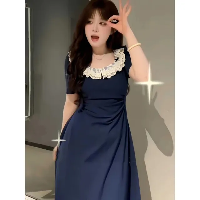 大码女装方领蕾丝拼接镂空连衣裙女夏季胖mm收腰梨形身材显瘦裙子