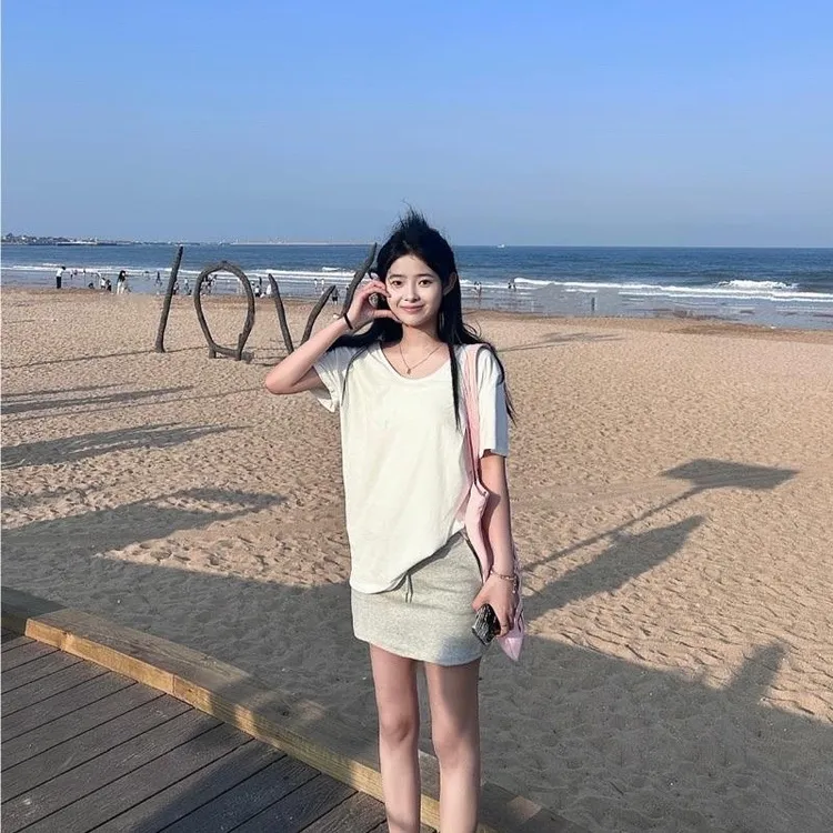 V领白色短袖T恤女春夏季2025年新款打底衫显瘦时尚宽松小众