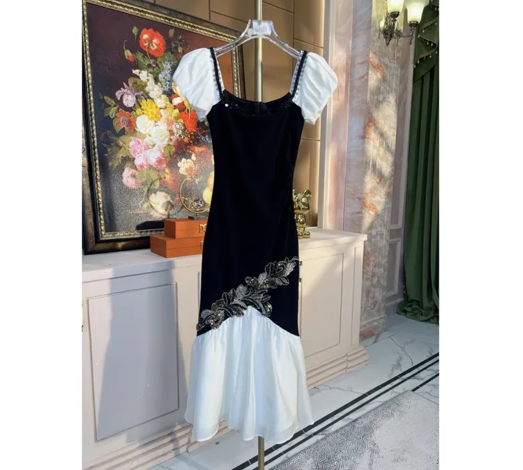 芙娜妮轻奢2025新款小众设计气质显瘦名媛女装F2511568