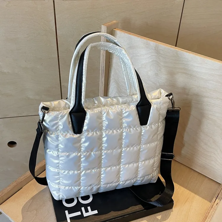 网红时尚大容量手提包2025新款洋气补课白单肩斜挎包休闲包托特包