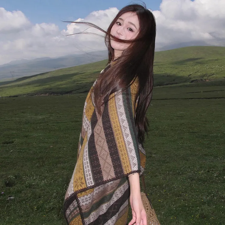 云南大西北内蒙古披肩女夏季川西草原旅游穿搭民族风斗篷外搭围巾