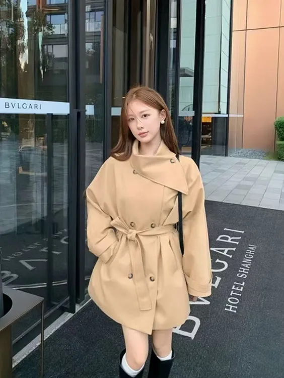 秋季2025千金系风衣英伦双排扣围脖领小个子版短款风衣外套女