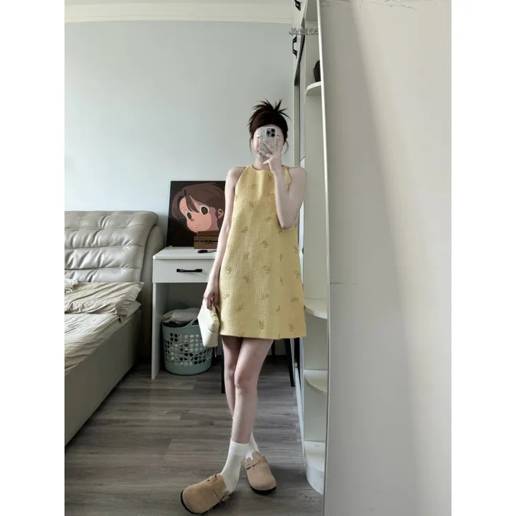 夏季新款时尚气质百搭显瘦圆领无袖碎花背心连衣裙宽松裙子女上衣