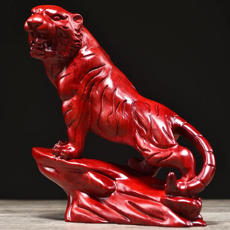 枣红色实木雕刻上山虎摆件中式十二生肖虎家居店铺公司开业工艺品