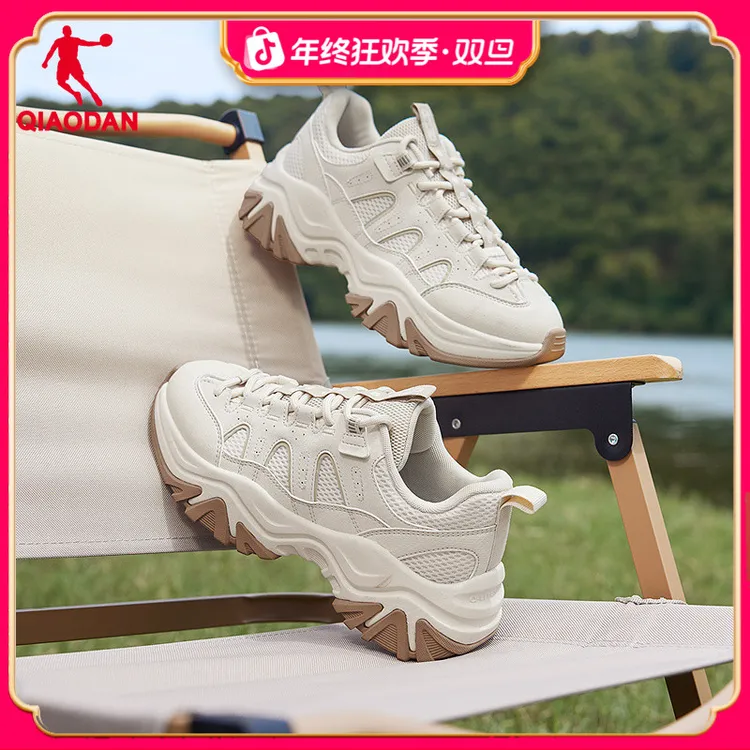 乔丹皮面防水休闲鞋女2025秋冬厚底增高学生百搭老爹鞋女鞋子