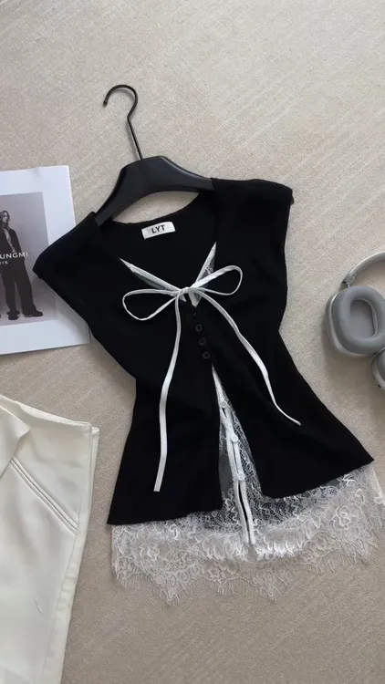 2025夏季季新款纯欲高级设计感黑色无袖上衣V领蕾丝拼接无袖背心