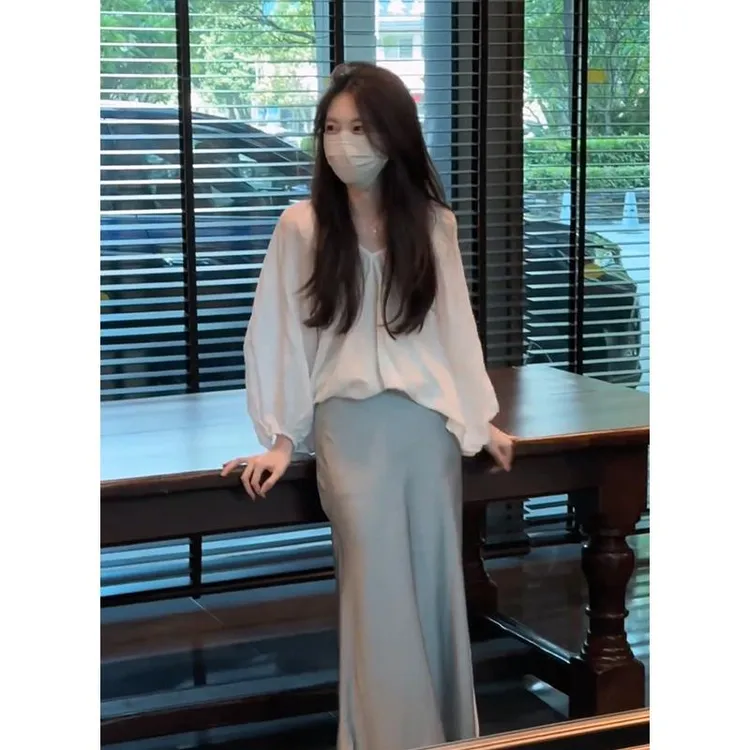 2025夏季新款法式气质宽松露背薄款V领上衣百搭高腰显瘦A字半身裙