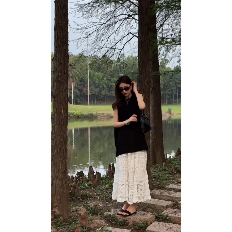 MARIE.COCO夏季高级感法式赫本小香风黑色时尚无袖背心半身裙套装