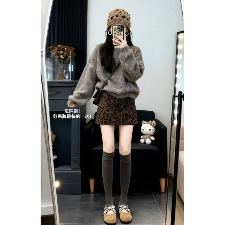 秋冬季搭配一整套时尚今年流行套装针织圆领上衣豹纹半身裙两件套