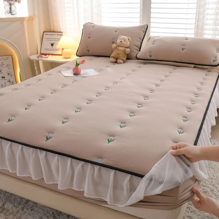 2026新款带裙边夹棉床笠单件刺绣席梦思保护套双层纱加厚床罩1.8