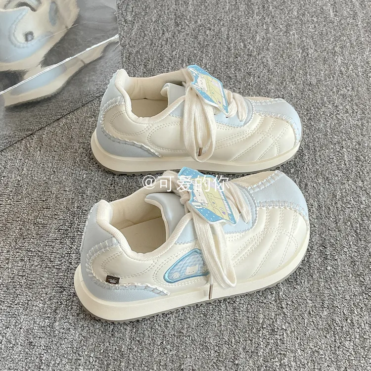 早春高颜值厚底鞋女款2026新款小白鞋小众板鞋休闲鞋百搭款面包鞋