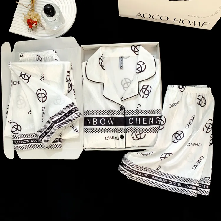 字母印花女夏2025年新款短袖凉感胸垫冰丝睡衣家居服可外穿三件套