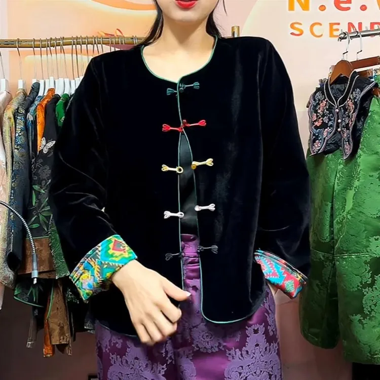 彩扣圆领丝绒外套女款爆款2025新款新中式国风痞帅炸街风女装上衣