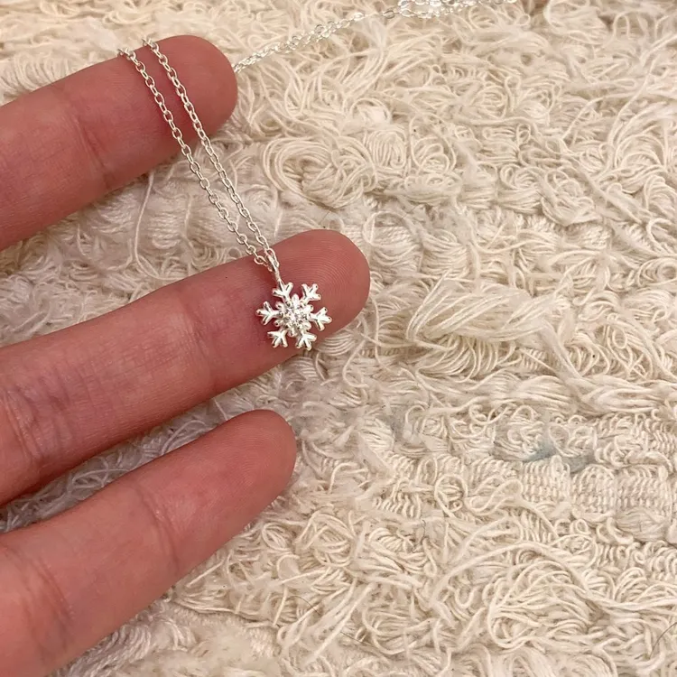 柯柒 钛钢项链 圣诞雪花项链女轻奢小众设计感ins时尚百搭锁骨链