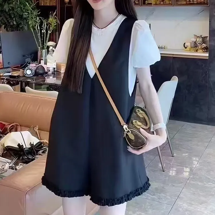 大码今夏套装2025年新款减龄花苞袖T恤上衣背带西装短裤女