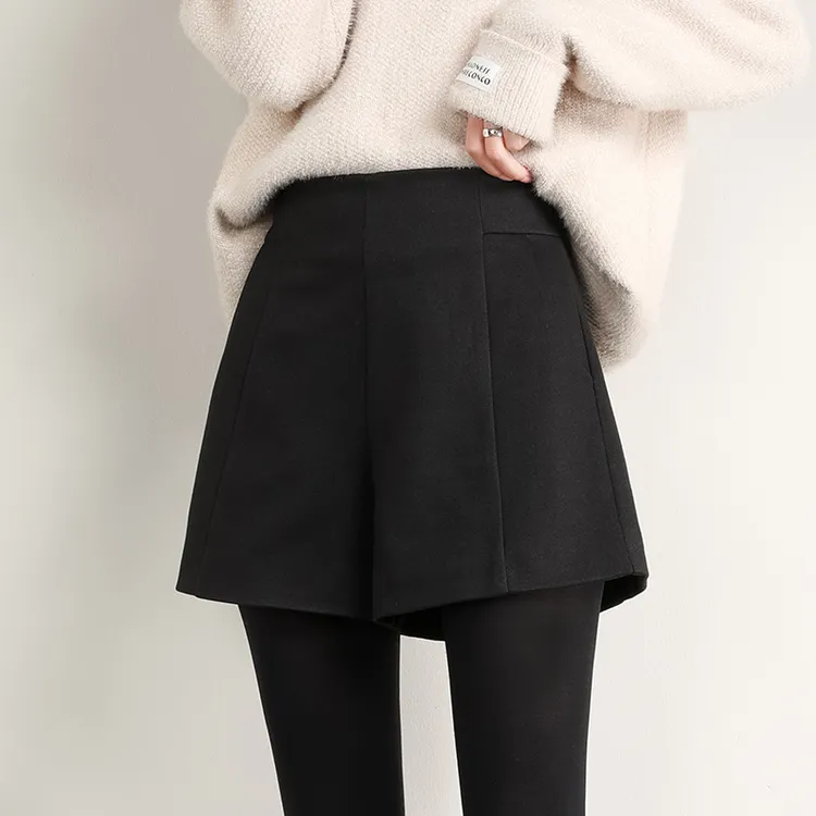 毛呢短裤女2025秋冬新款小个子阔腿高腰a字显瘦黑色外穿打底靴裤