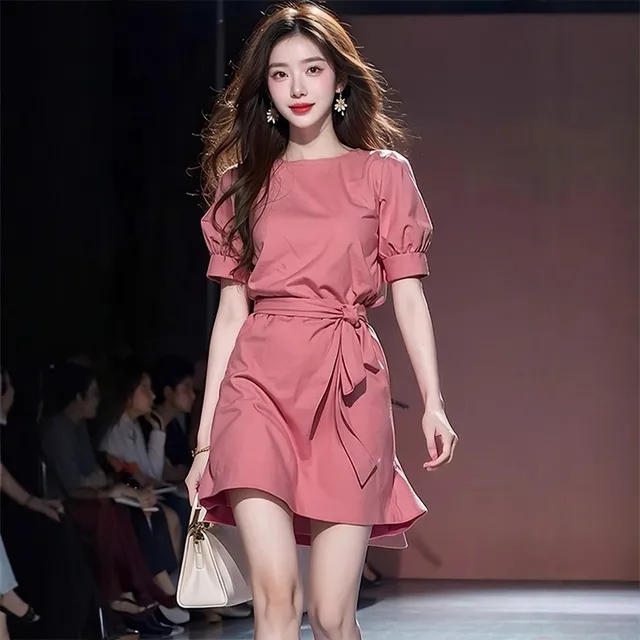 气质绑带收腰粉色短袖连衣裙女春夏季大码胖mm法式独特减龄短裙子