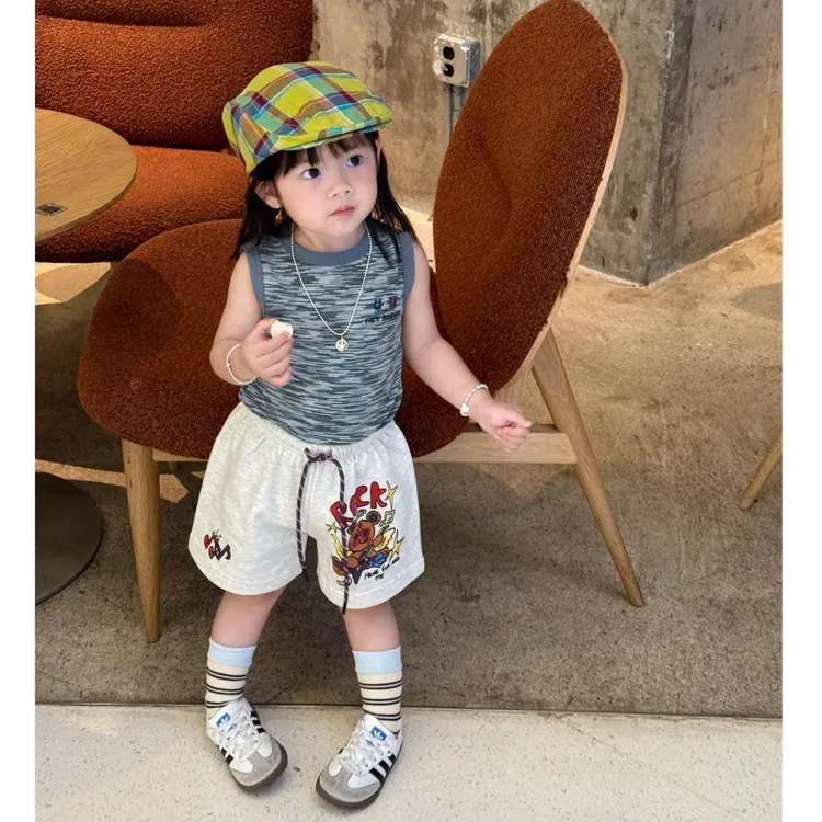 小思家女童2025夏季韩版休闲简约风无袖背心上衣卡通印花短裤套装