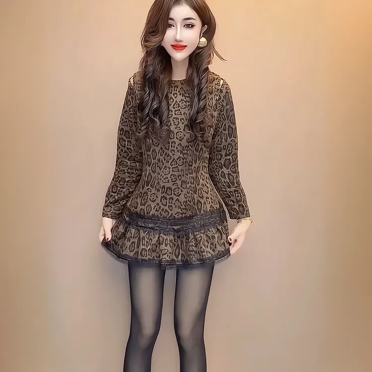 2026新款法式轻奢设计感露肩INS风时尚洋气豹纹手缝珠圆领连衣裙