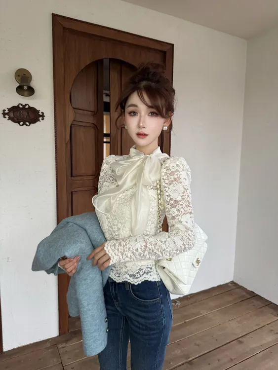 【迷雾蝴蝶】 蕾丝气质蝴蝶结内磨毛加绒上衣