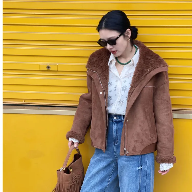 俪妍【LIVELY·YAN】冬款外套42367短款冬季休闲时尚加绒