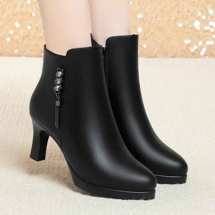 2025妈妈棉鞋冬季新款圆头加绒保暖舒适百搭水钻粗跟软底女土短靴