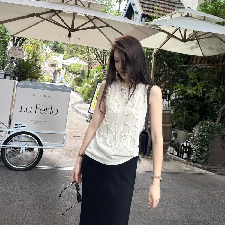 王嬛嬛MsLime25年新款【奶咖】莱赛尔亚麻无袖毛织背心 HD2C0323