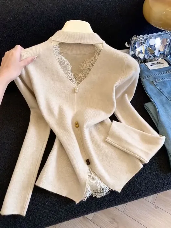 浅灰色挂脖V领打底衫女秋冬皮草内搭短款毛衣高级感修身显瘦上衣