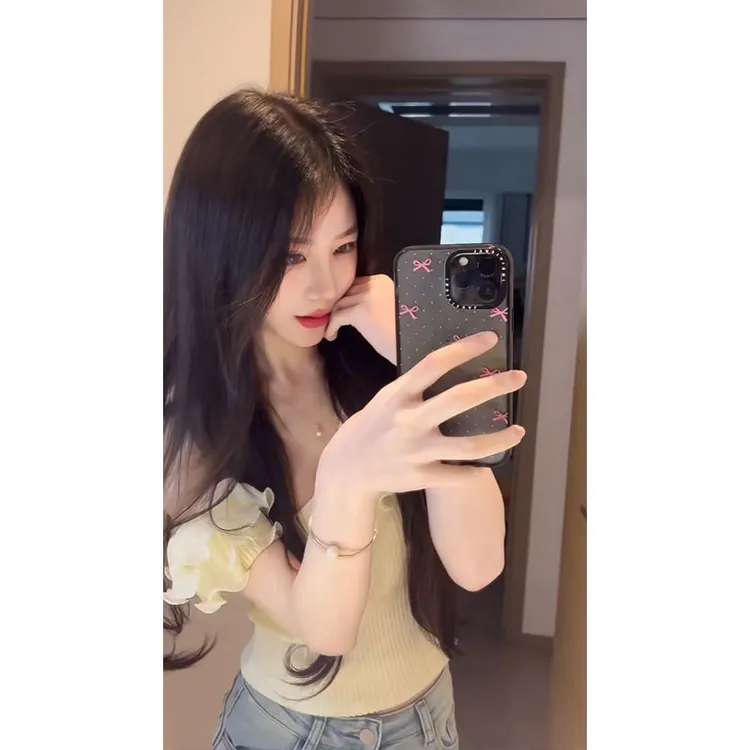 纯欲性感辣妹2025春季新款荷叶边斜肩针织衫上衣配高腰牛仔裤套装