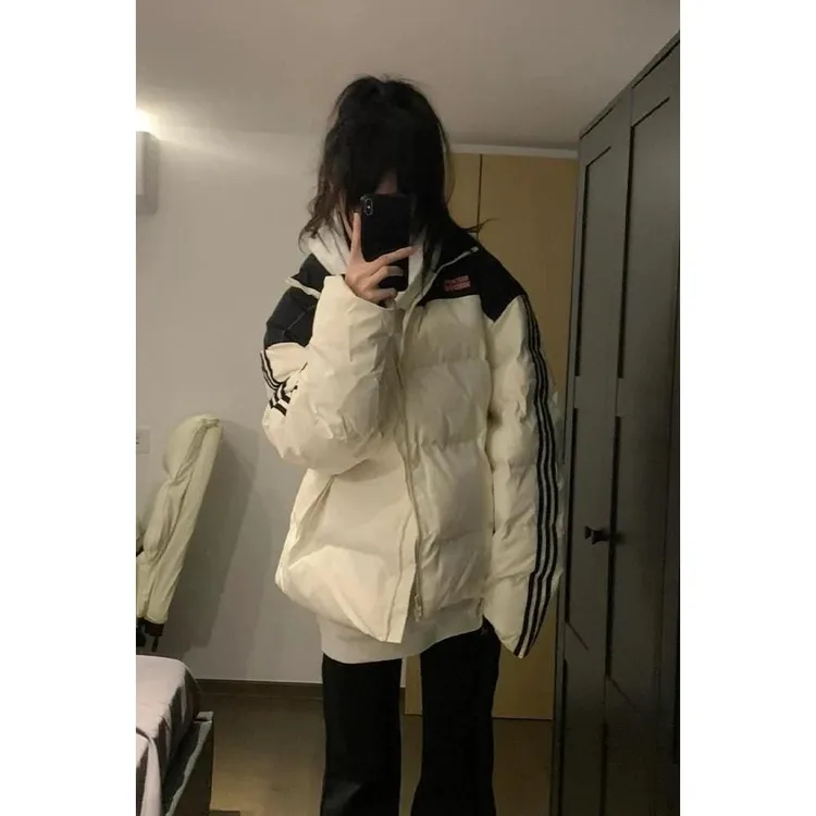 俏妞冬季新款美式街头风设计感黑白撞色拼接条纹立领棉面包服女装