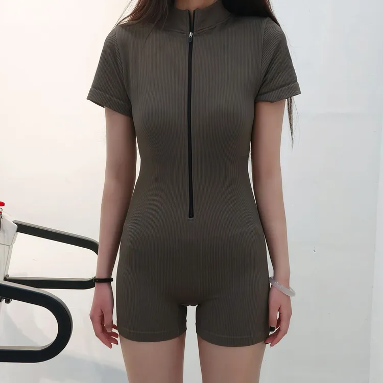 质感罗文短袖拉链外套，简约设计尽显个性显瘦瑜伽高腰时尚休闲