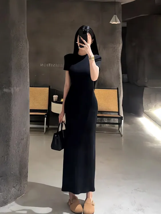 夏季黑色短袖长款连衣裙女圆领修身高弹单穿显瘦修身黑色连衣裙