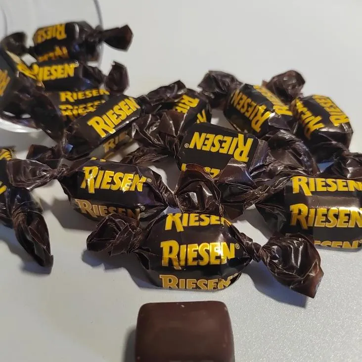 包邮 特 德国riesen storck里森 黑巧克力太妃糖 现货浓夹心 半斤