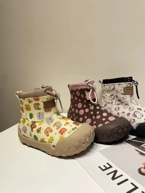 中小童2025年秋冬保暖可爱碎花防滑女童侧拉链加绒保暖公主风皮靴