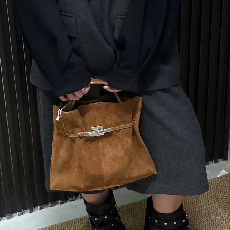 高级感磨砂皮绒面通勤包女2025新款秋季时尚手提包百搭单肩斜挎包
