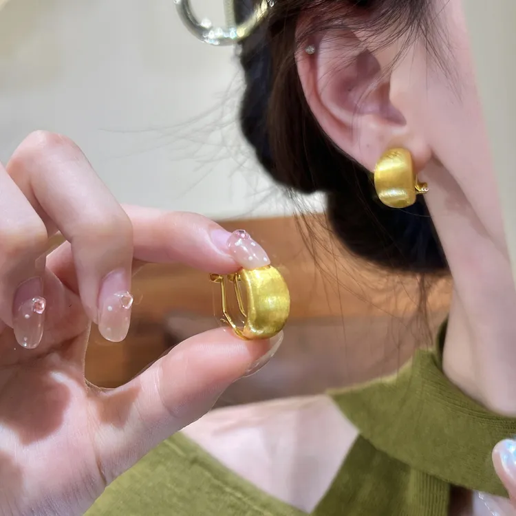 铜合金耳饰 复古气质拉丝哑光弧形耳钉轻奢高级感通勤耳扣耳环