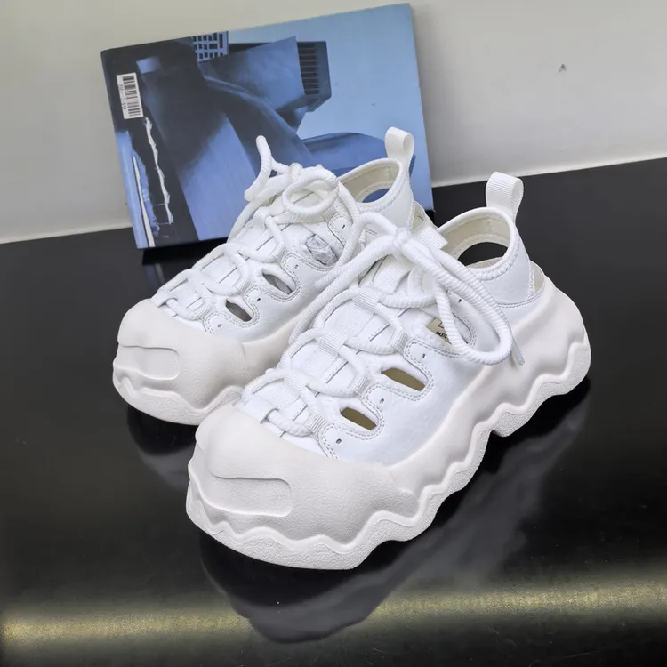 2025年夏季新款真皮拼布镂空透气丑萌厚底大头时尚休闲凉鞋女鞋潮